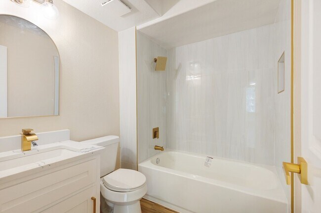 Building Photo - 2329 Lidstone St