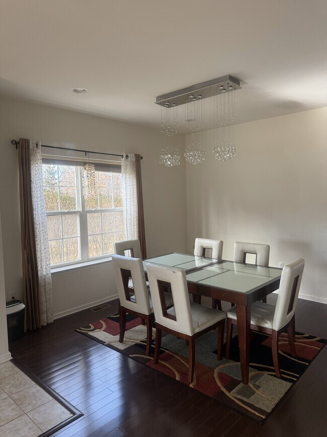 Building Photo - 60 Andrews Way