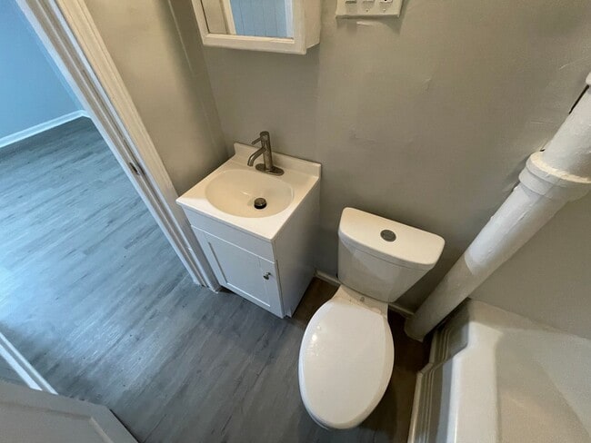 Building Photo - SECTION 8 & EDEN ACCEPTED!! Newly Renovate...