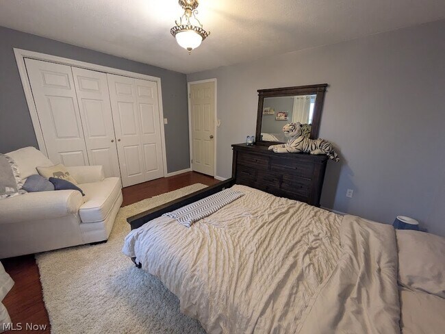 Building Photo - 1902 Harding Dr