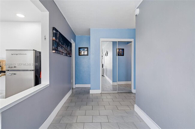 Building Photo - 6484 Indian Creek Dr