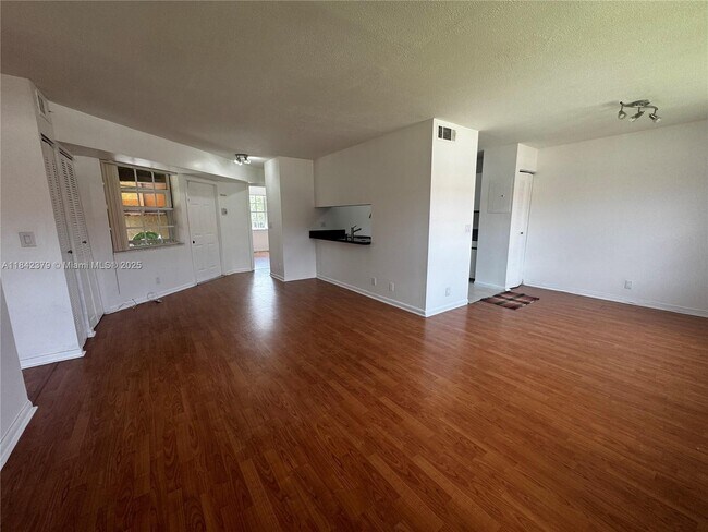Primary Photo - 334 SW 86th Ave