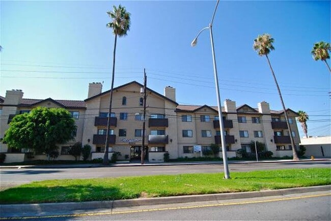 Building Photo - Fairmont Apartments