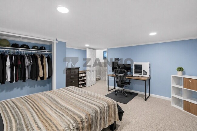 Building Photo - 498 Park Ave