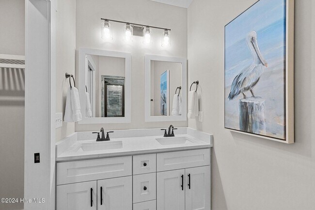 Building Photo - Winter Rental in Emerald Isle