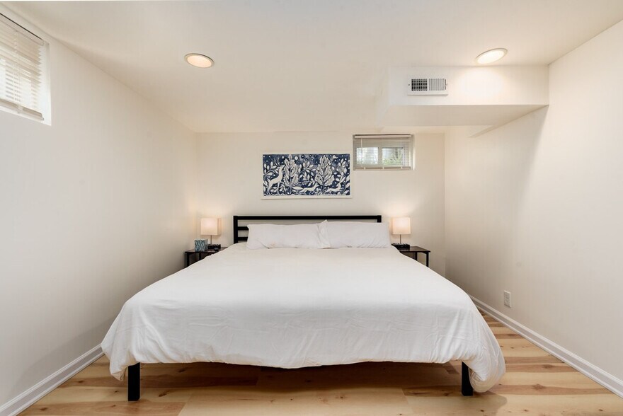 Building Photo - 4423 Vance Ave