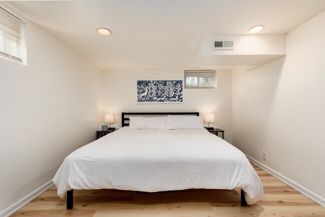 Building Photo - 4423 Vance Ave