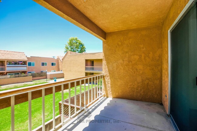 Building Photo - Charming 1-bedroom, 1-bath Condo in Huntington Beach