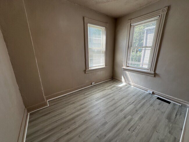 Building Photo - 356 Beaver St