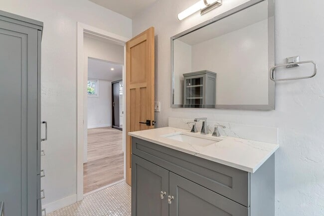 Building Photo - 2668 Quartz St