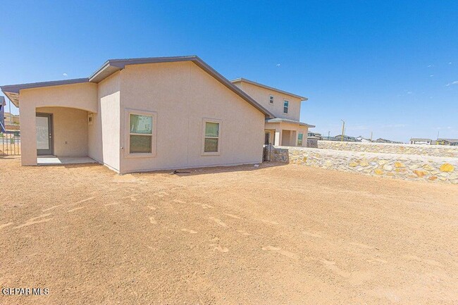 Building Photo - 15153 Method Ave