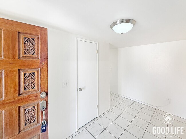 Building Photo - Beautiful 4B/2BA Home in Riverside for Rent!