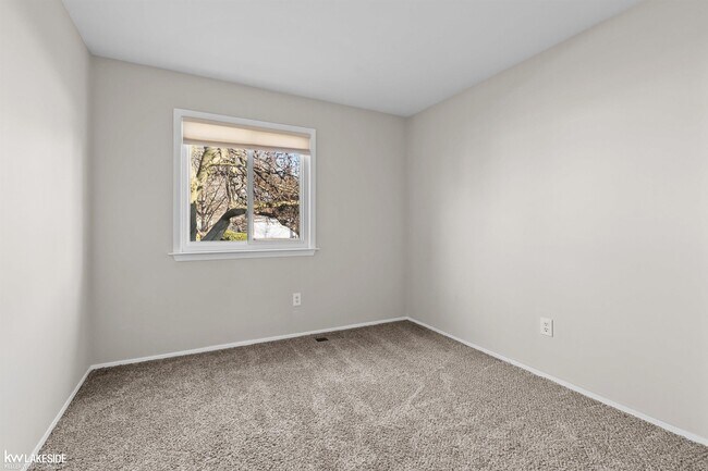 Building Photo - 3043 Heritage Dr