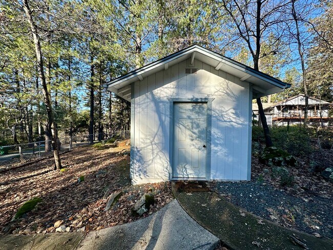 Building Photo - charming 3-bedroom, 2-bathroom