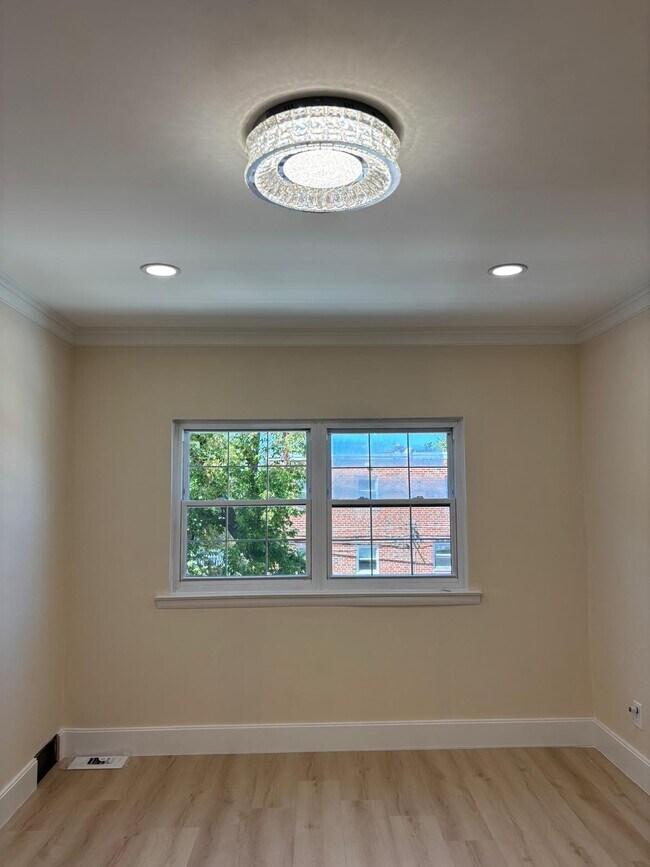 Building Photo - 12406 Dunks Ferry Rd