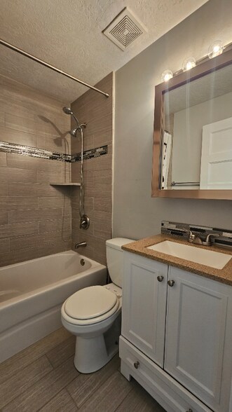 Building Photo - 4521 S Julep Dr