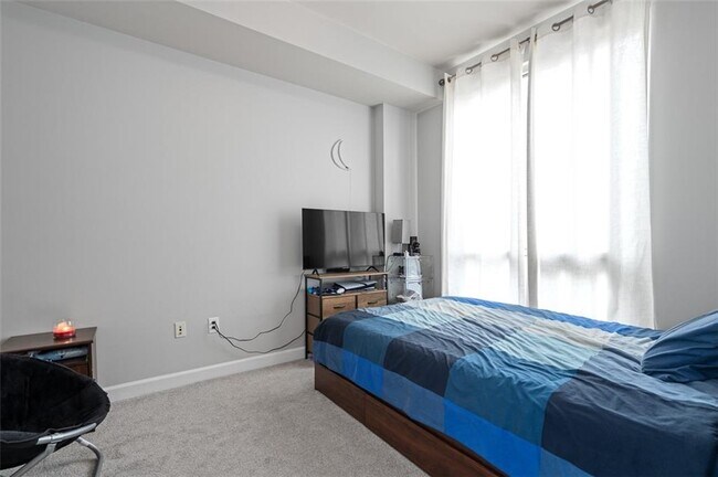 Building Photo - 711 Cosmopolitan Dr NE