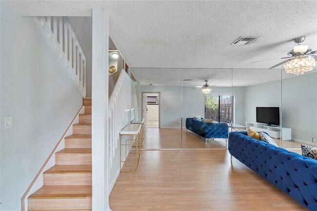 Building Photo - 2515 NW 99th Ave