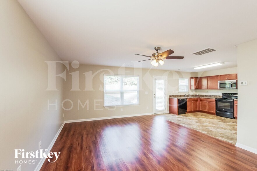 Building Photo - 9013 Sharpes Cir