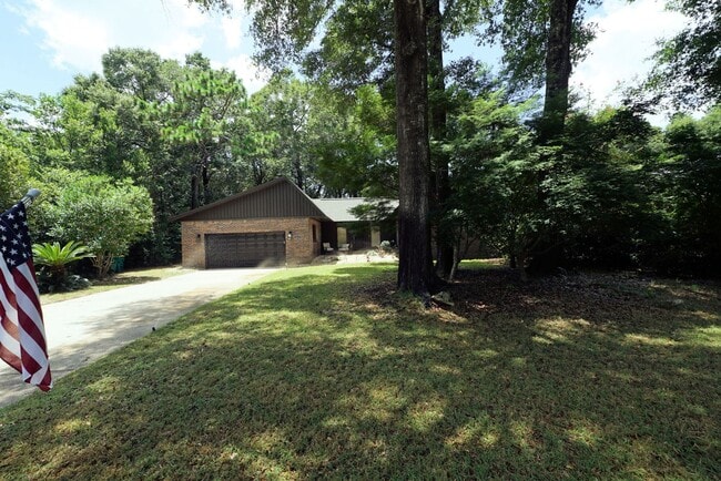 Building Photo - Updated Home in Rocky Bayou