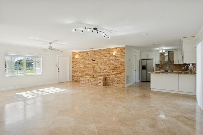 Building Photo - 4971 Ataman St