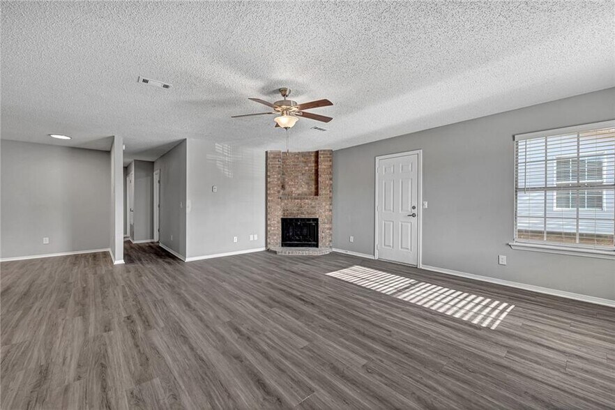 Primary Photo - 4380 W Thrasher Dr