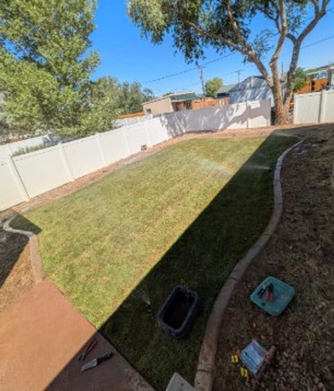Building Photo - 311 N Highland Dr