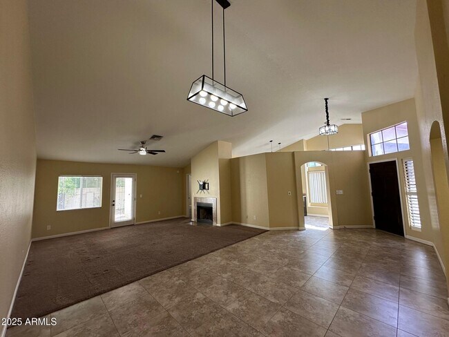 Building Photo - 8919 S Lori Ln