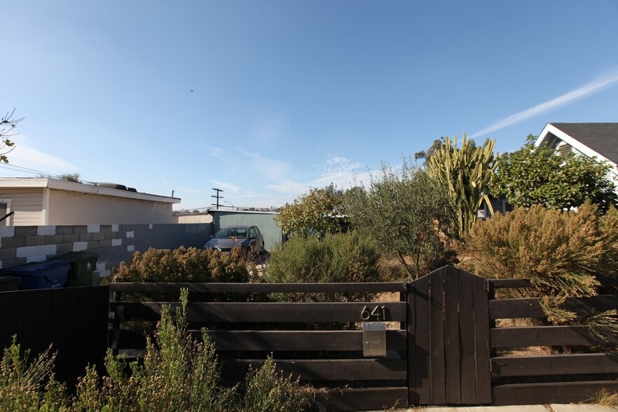 Building Photo - 641 Orme Ave