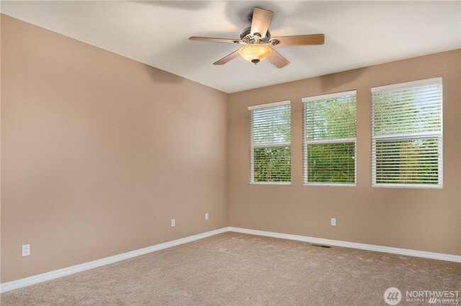 Building Photo - 2bd/1.75ba Redmond Duplex
