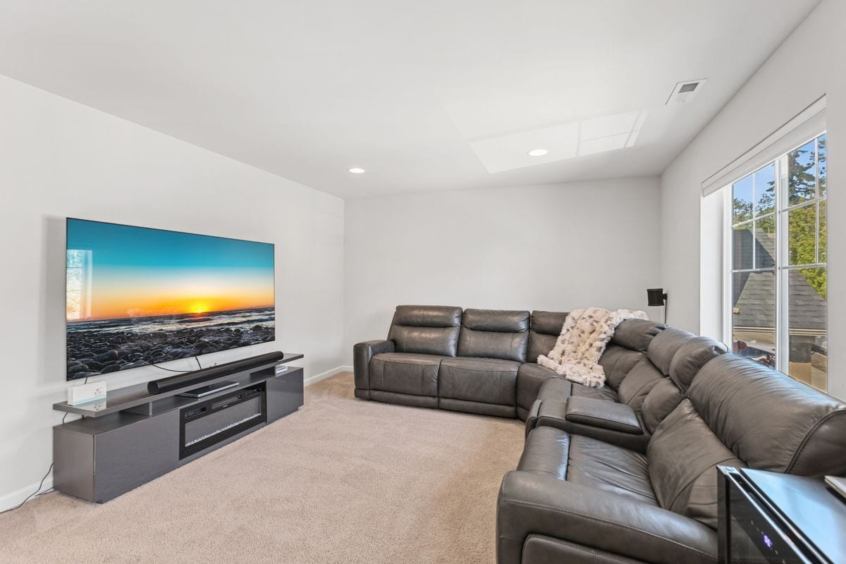 Building Photo - 9798 15th St SE