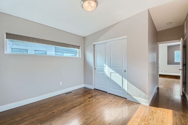 Building Photo - Urban Living - 4 Bedroom Jefferson Park Home Near Mile High Stadium