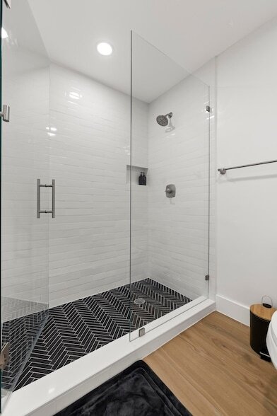 Building Photo - 12151 Old Country Rd N