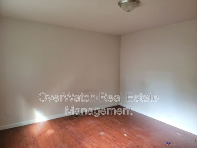 Building Photo - 250 Oklahoma St