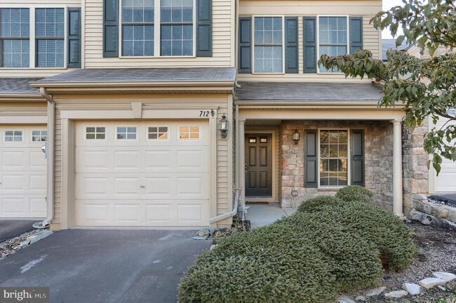 Building Photo - 712 Creekside Dr