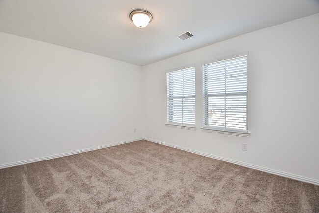 Building Photo - 8106 Royal Palm Ct