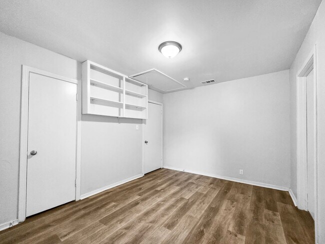 Building Photo - Coming Soon! 3 BR/1.5BA | Newly Renovated Single Family Home | 1-Car Covered Parking | Gated back...