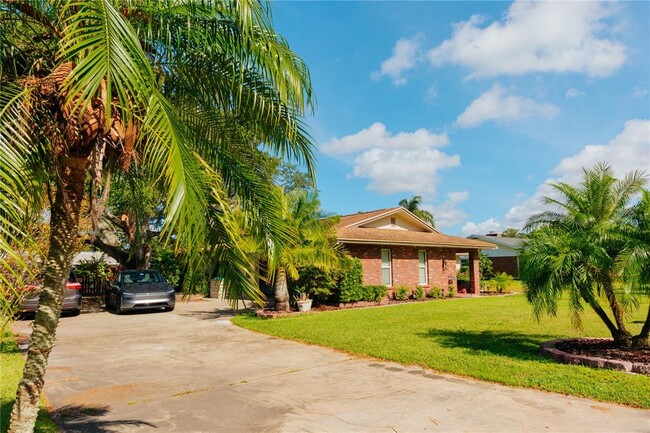 Building Photo - 1624 Sheffield Dr