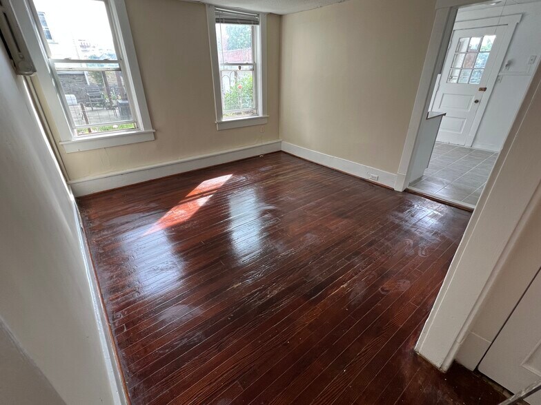 Building Photo - 1411 N Washington Ave