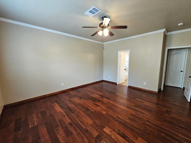 Building Photo - Spacious & Inviting 6-Bedroom Cedar Hill Home – Perfect for Your Next Move