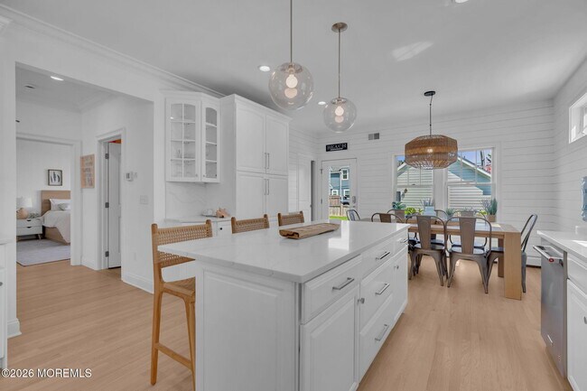 Building Photo - 112 Sylvania Ave