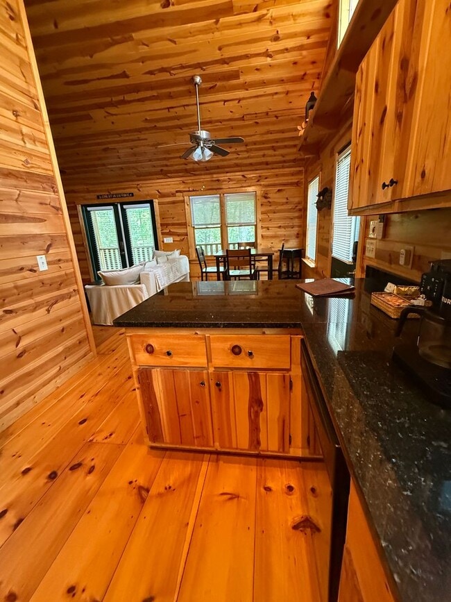 Building Photo - Laurel Oak Cabin