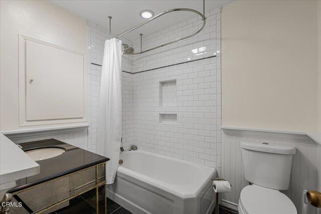 Building Photo - 13902 Calvert St