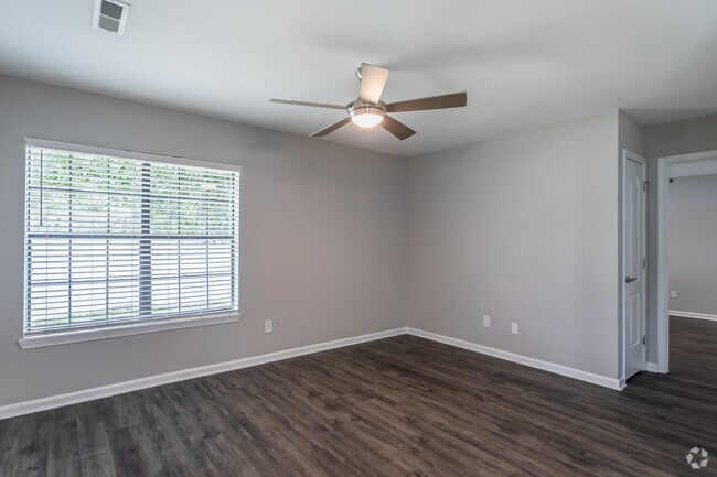 Living Room - The Residence at Battery Creek