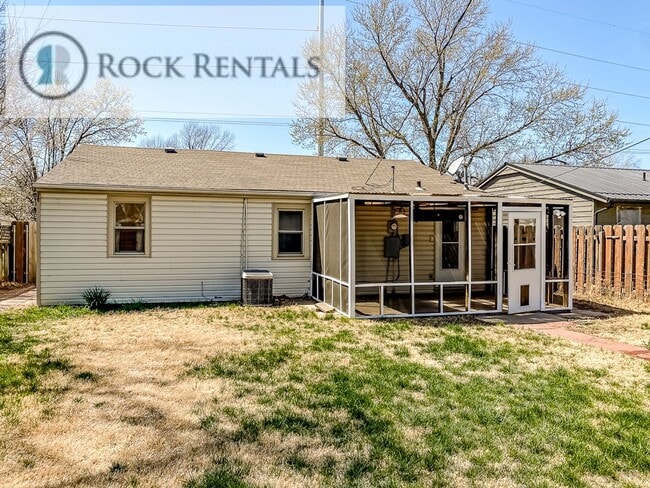 Building Photo - Cute 3 Bed 1 Bath Near Rice Park