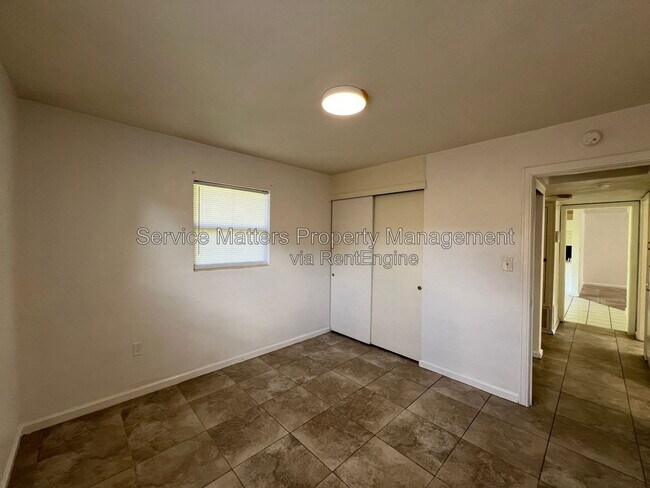 Building Photo - 121 Berkley Dr