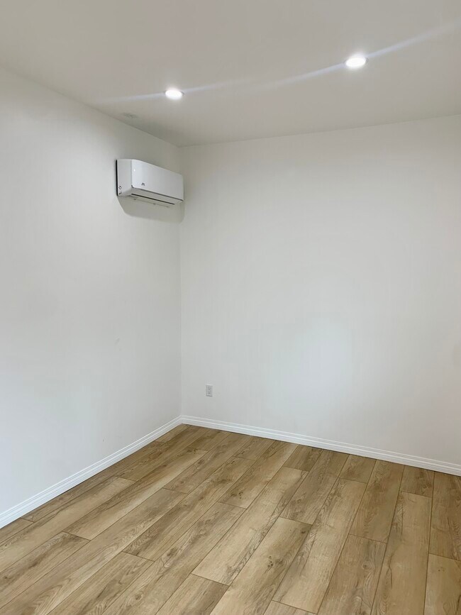 Bedroom - 7465 Garden Grove Ave