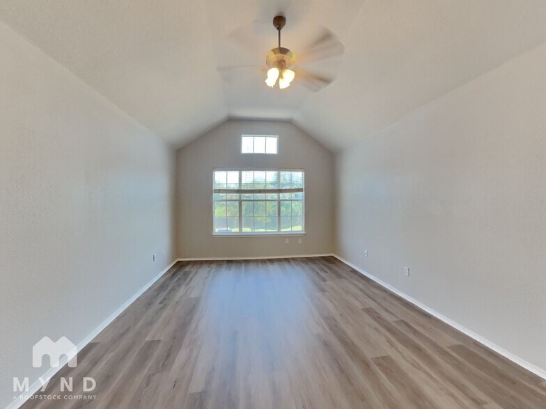 Building Photo - 2632 Century Park Blvd