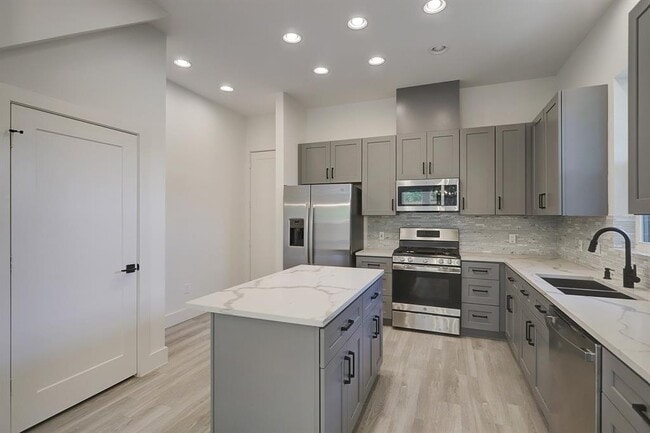 Building Photo - 4304 Sondick Ct