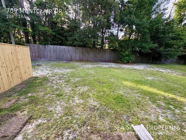 Building Photo - 709 Montclair Dr